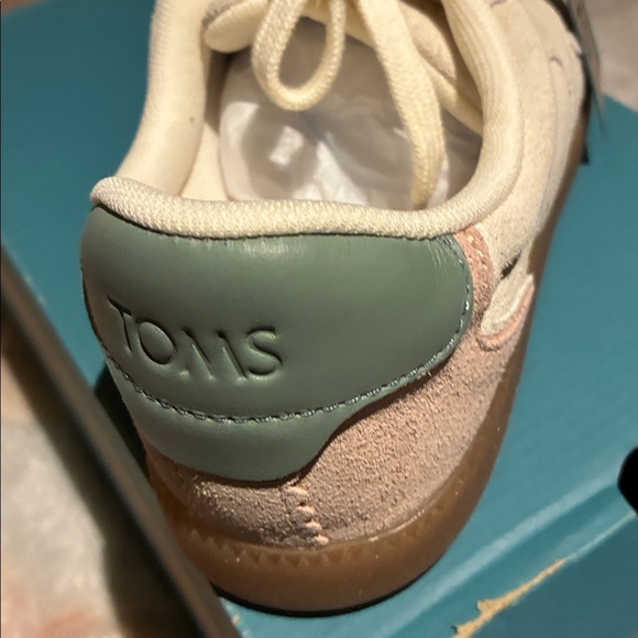 TOMS Women's White Sneakers - Picture 3 of 3